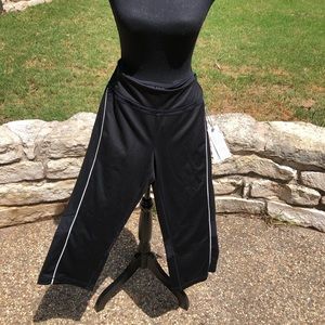 Women’s SOMA Capris, size S